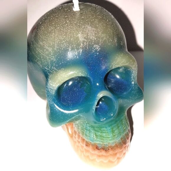 Hand crafted limited edition from our Raging skull candle collection - Picture 4 of 6